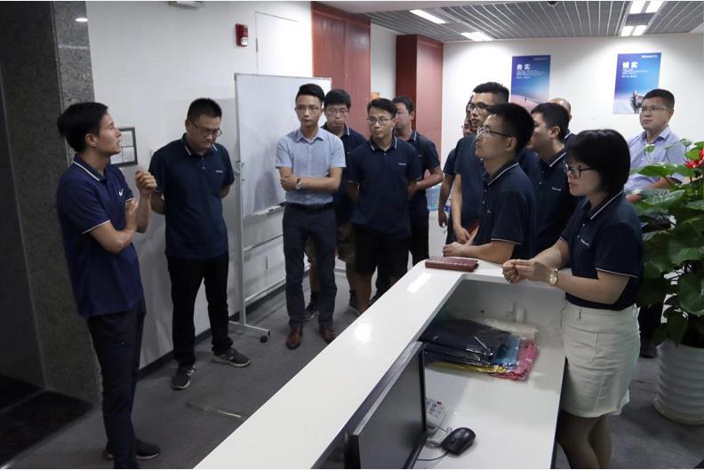 人员齐聚、不忘初心、突破前行！